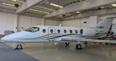 Hawker 400XP