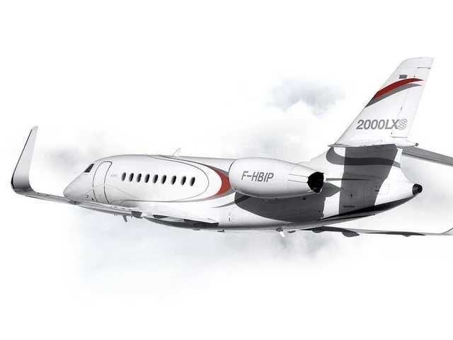 Falcon 2000LXS — photo