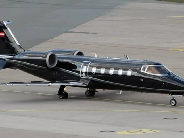 Learjet 60 — photo