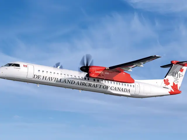 Все фото Dash 8-Q400 1