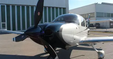 Cirrus SR 22