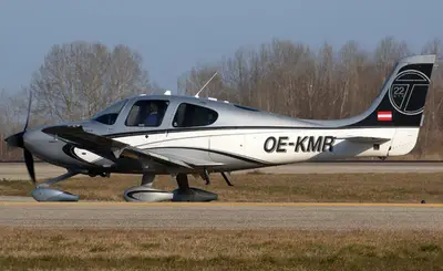 Cirrus SR 22