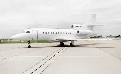 Falcon 900B