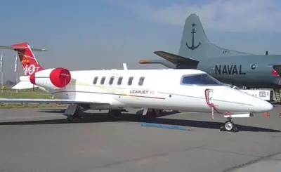 Learjet 40