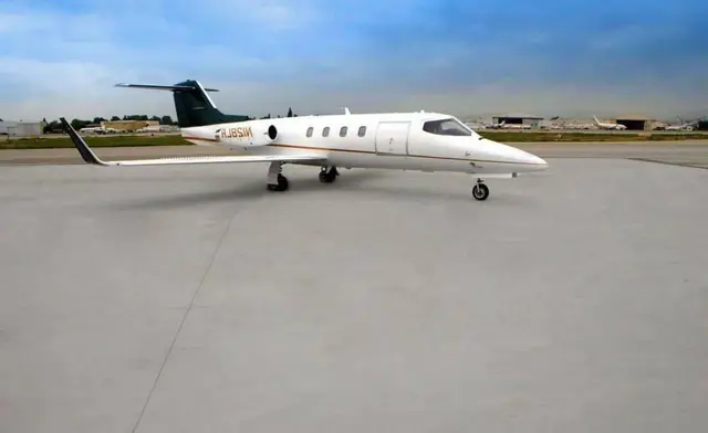 Learjet 28