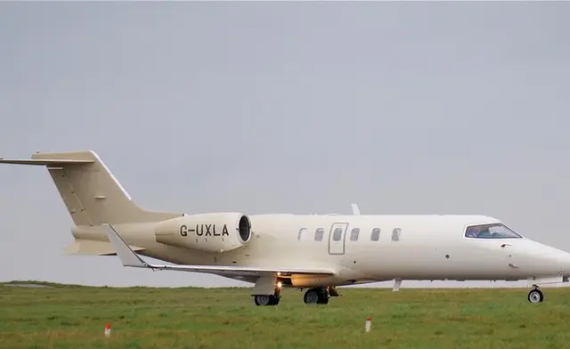 Learjet 40
