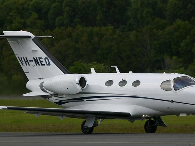 VH-NEQ — photo