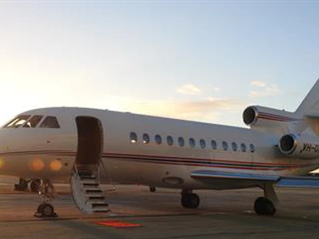 VH-OAA — photo
