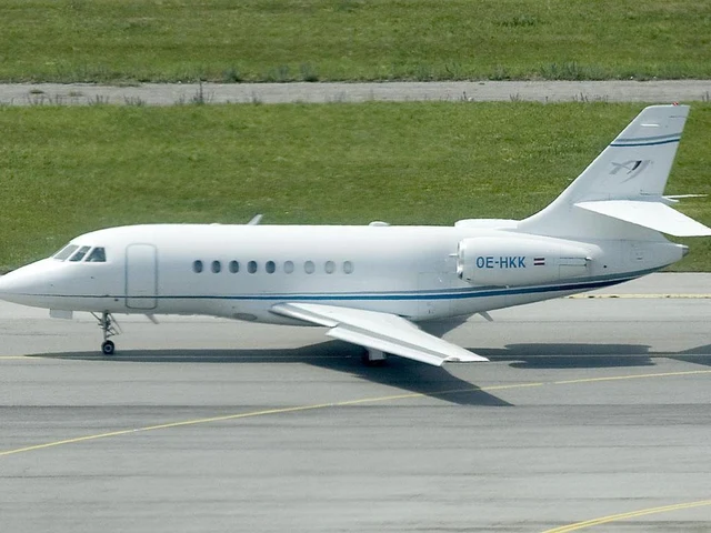 OE-HKK — photo