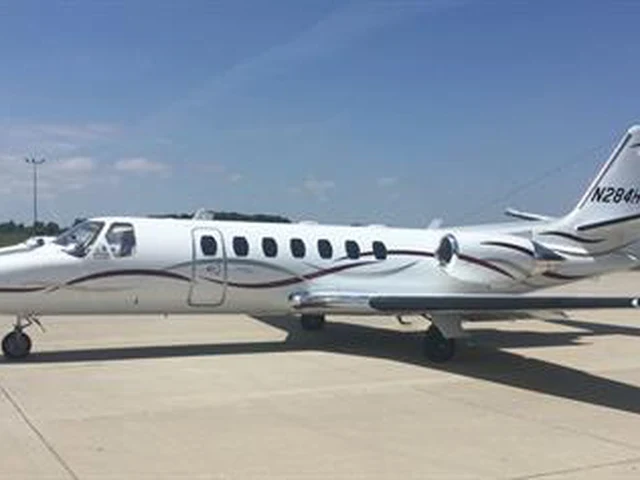 N284HS — photo