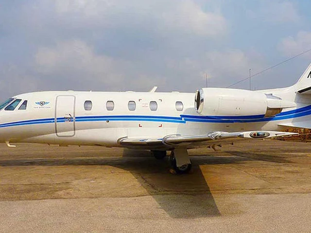 N560BG — photo