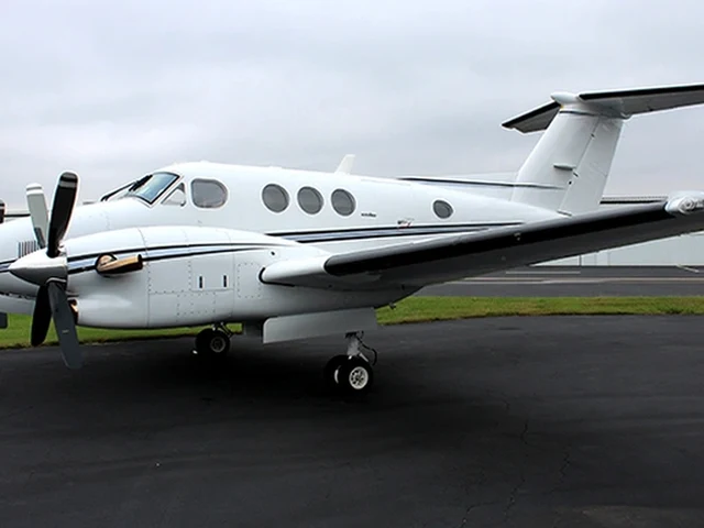N111EN — photo