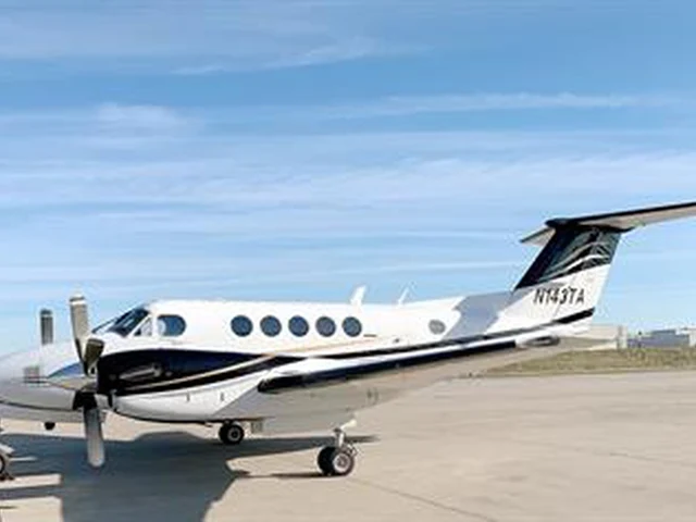 N143TA — photo