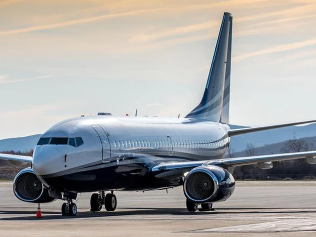 N737LE — photo