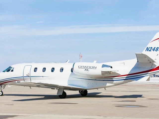 N823JS — photo