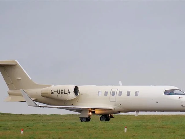 G-UXLA — photo