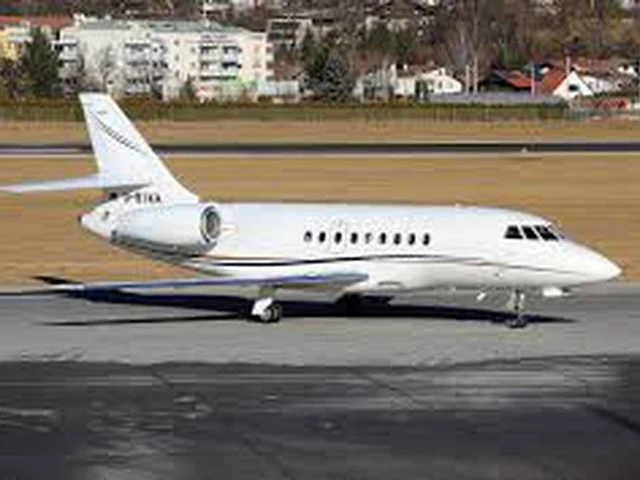 Falcon 200EX — photo