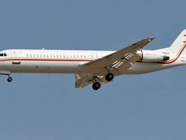Fokker 100 VIP — photo