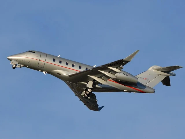 Challenger 300 — photo