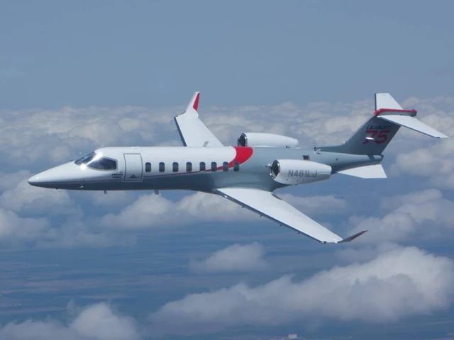 Learjet 70 — photo