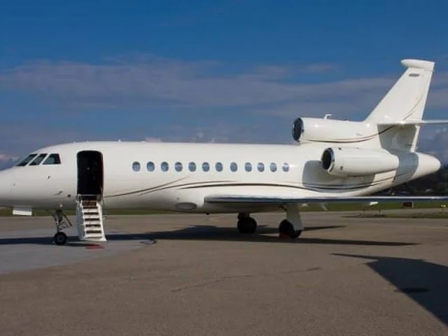 Falcon 900 LX — photo