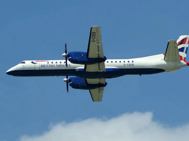 Saab 2000 — photo