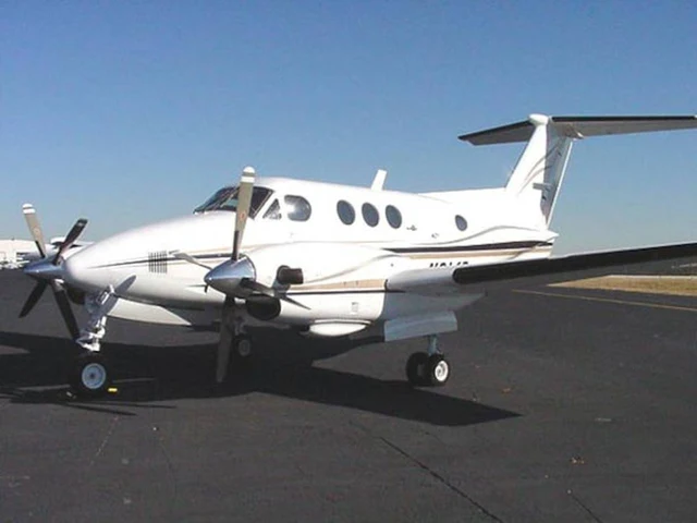 King Air 90F — photo
