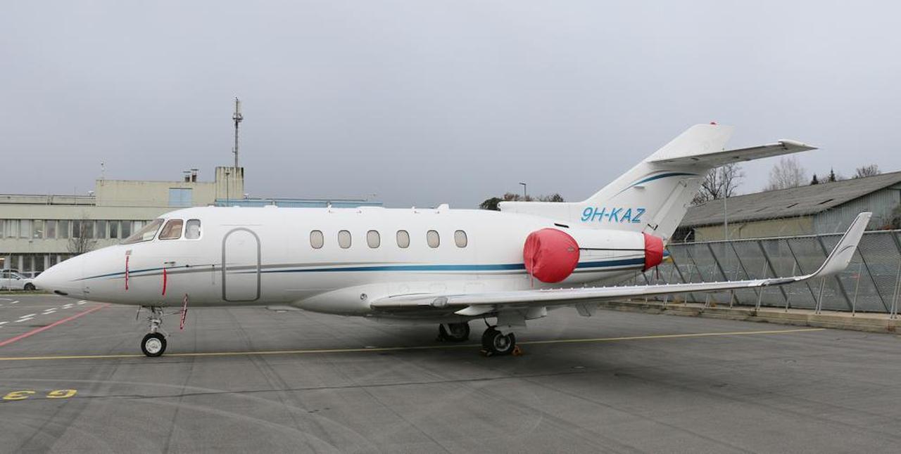 Hawker 900XP