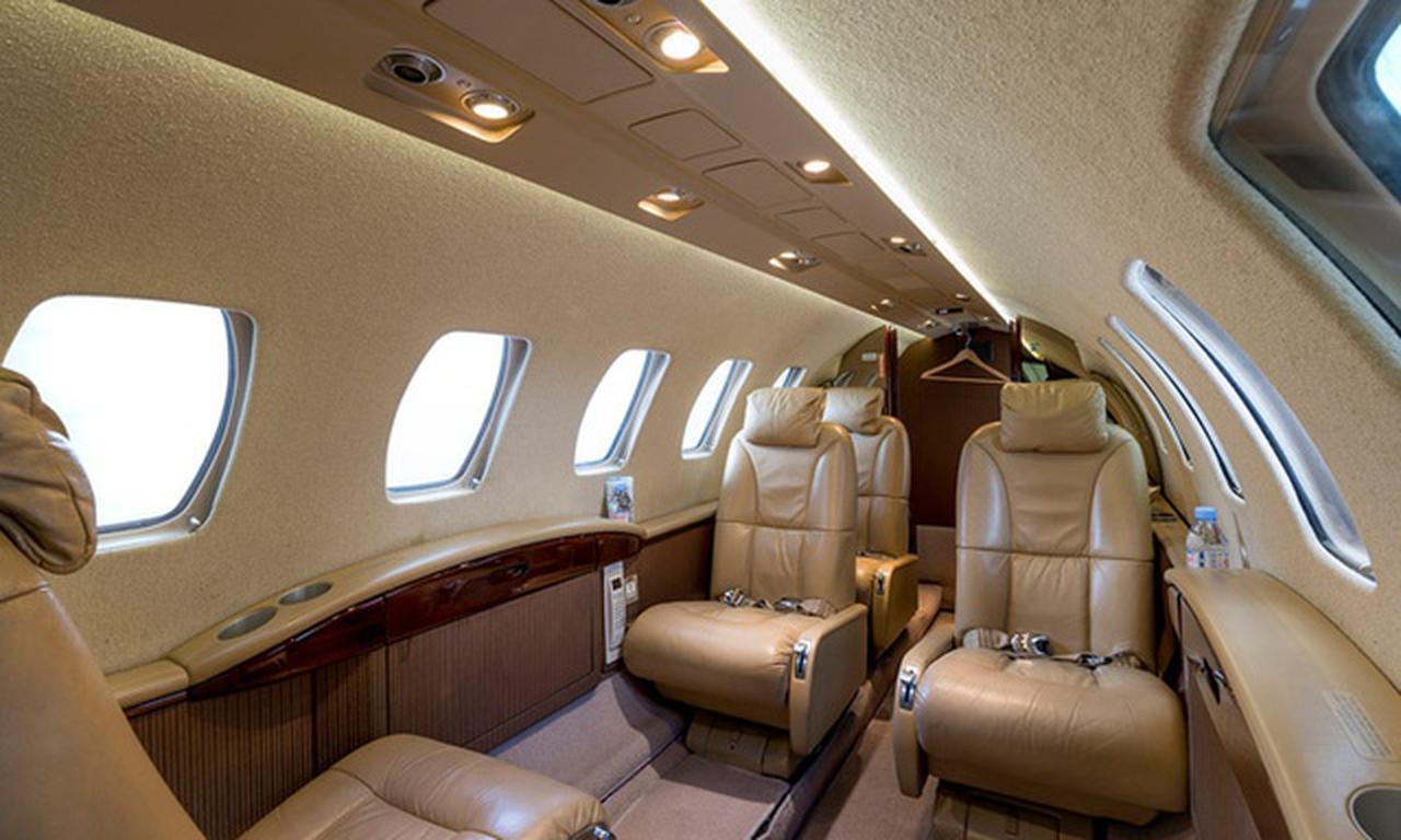 Interior Citation CJ2+ 2