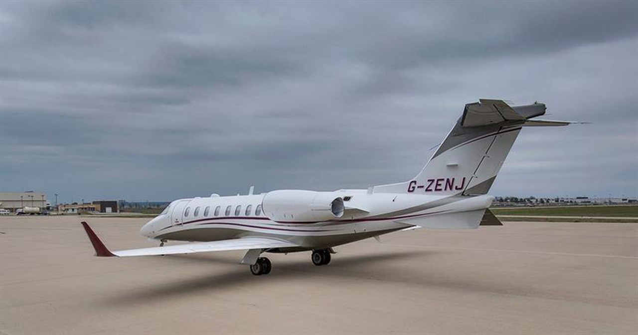 Learjet 75