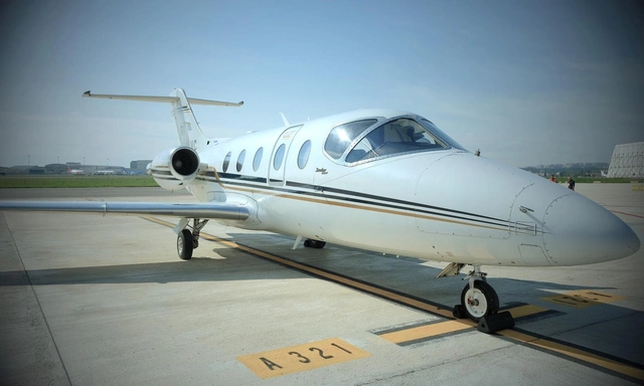 Hawker 400XP
