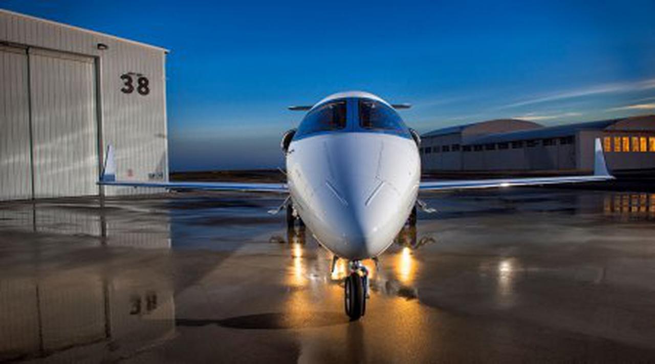 Learjet 75