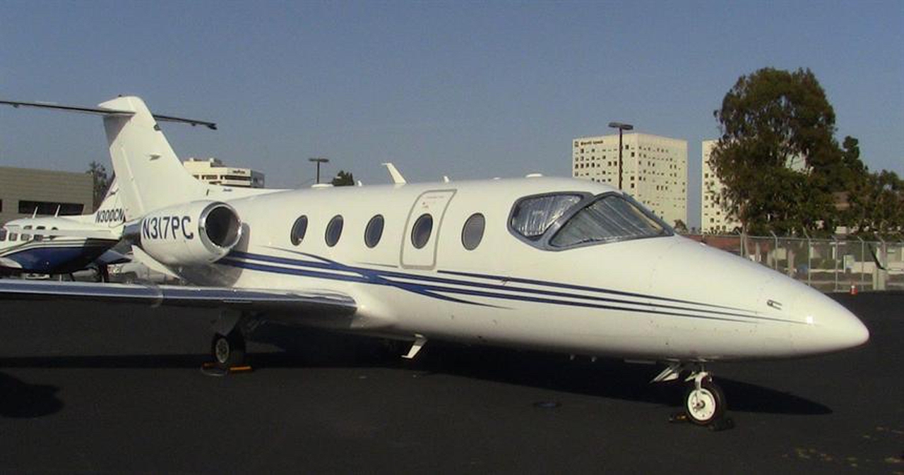 Hawker 400XP
