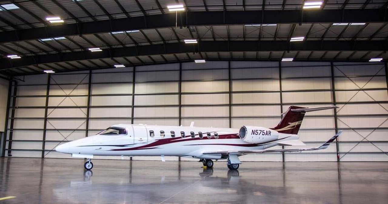 Learjet 75