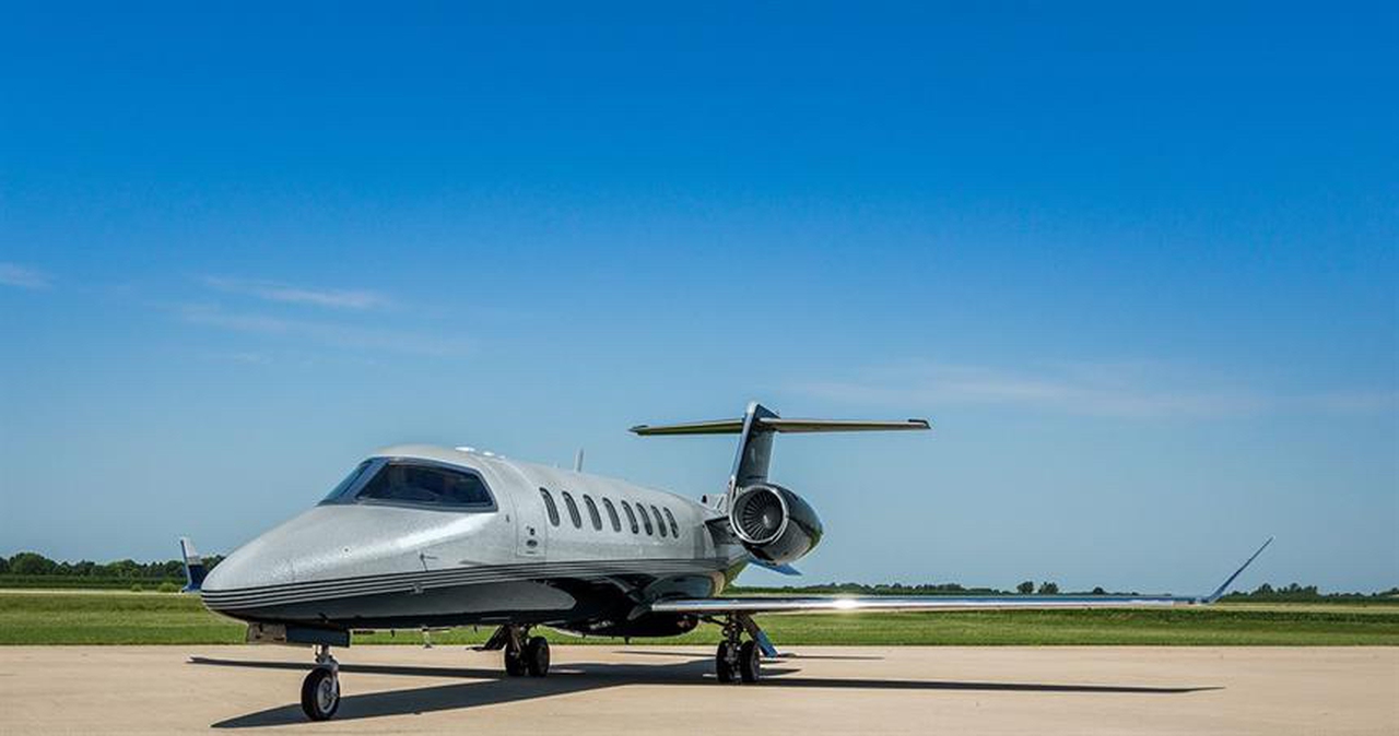 Learjet 75