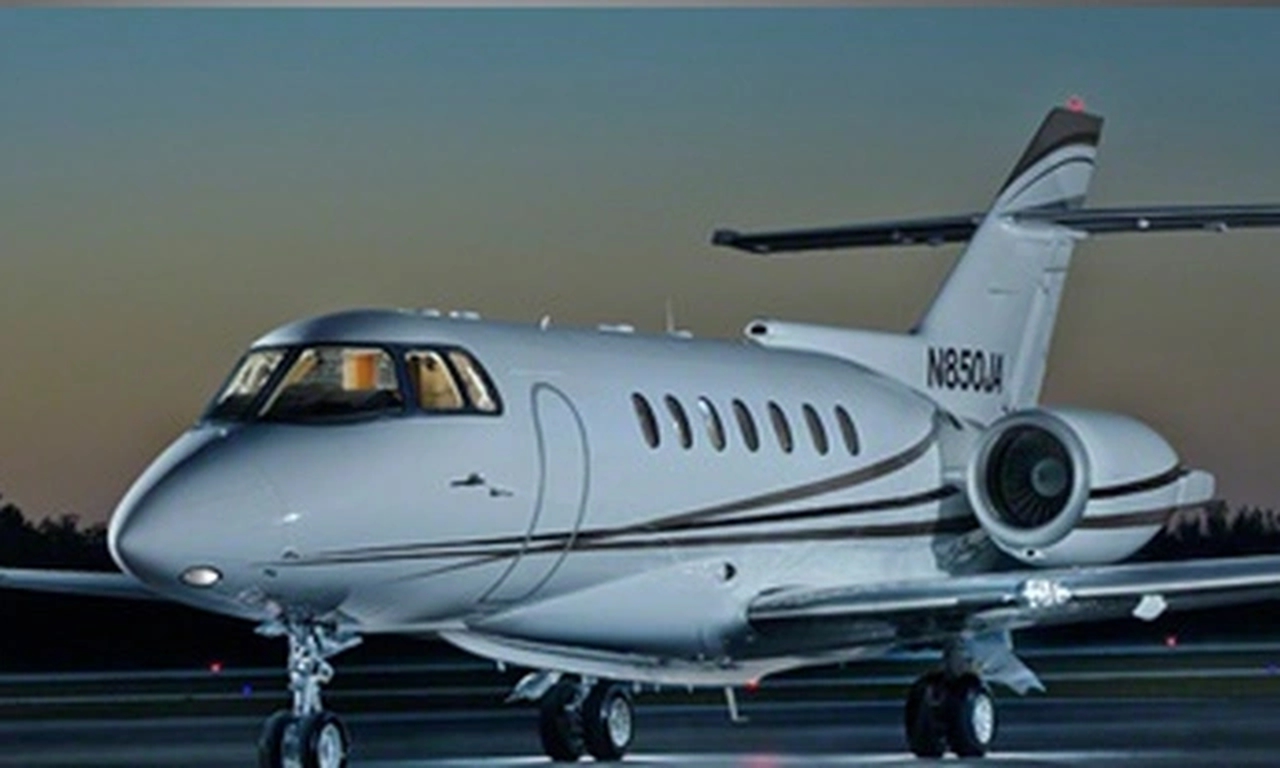Hawker 1000