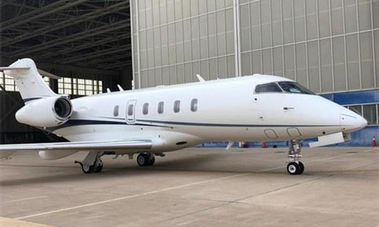 Exterior Challenger 350 1