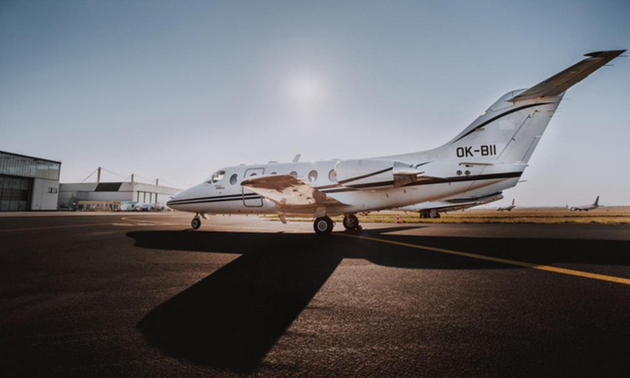 Hawker 400A