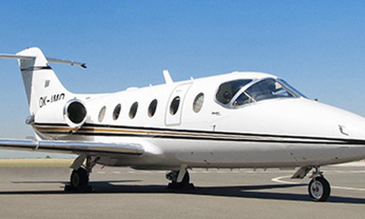 Hawker 400A