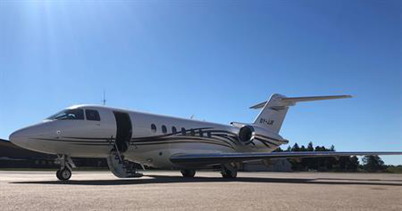 Hawker 4000