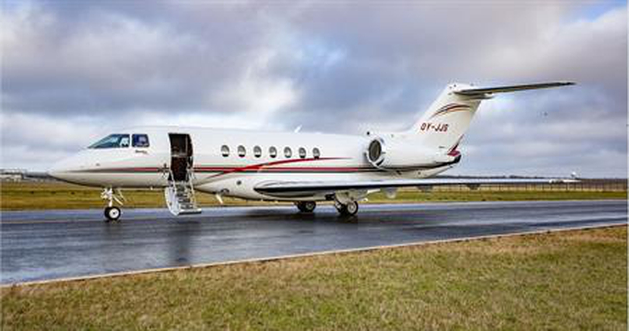 Hawker 4000