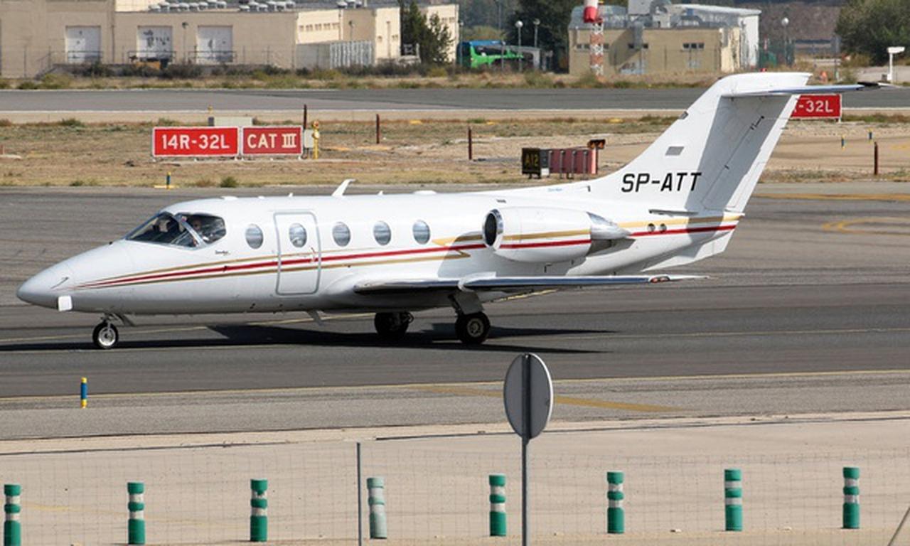 Hawker 400XP