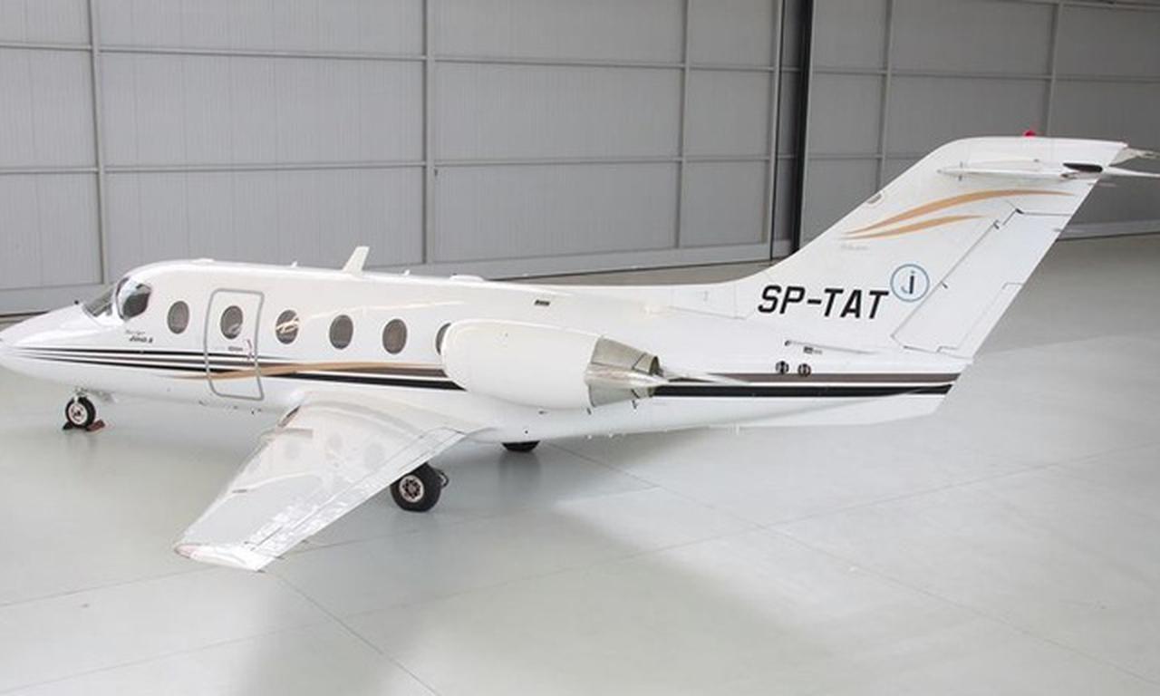Hawker 400A