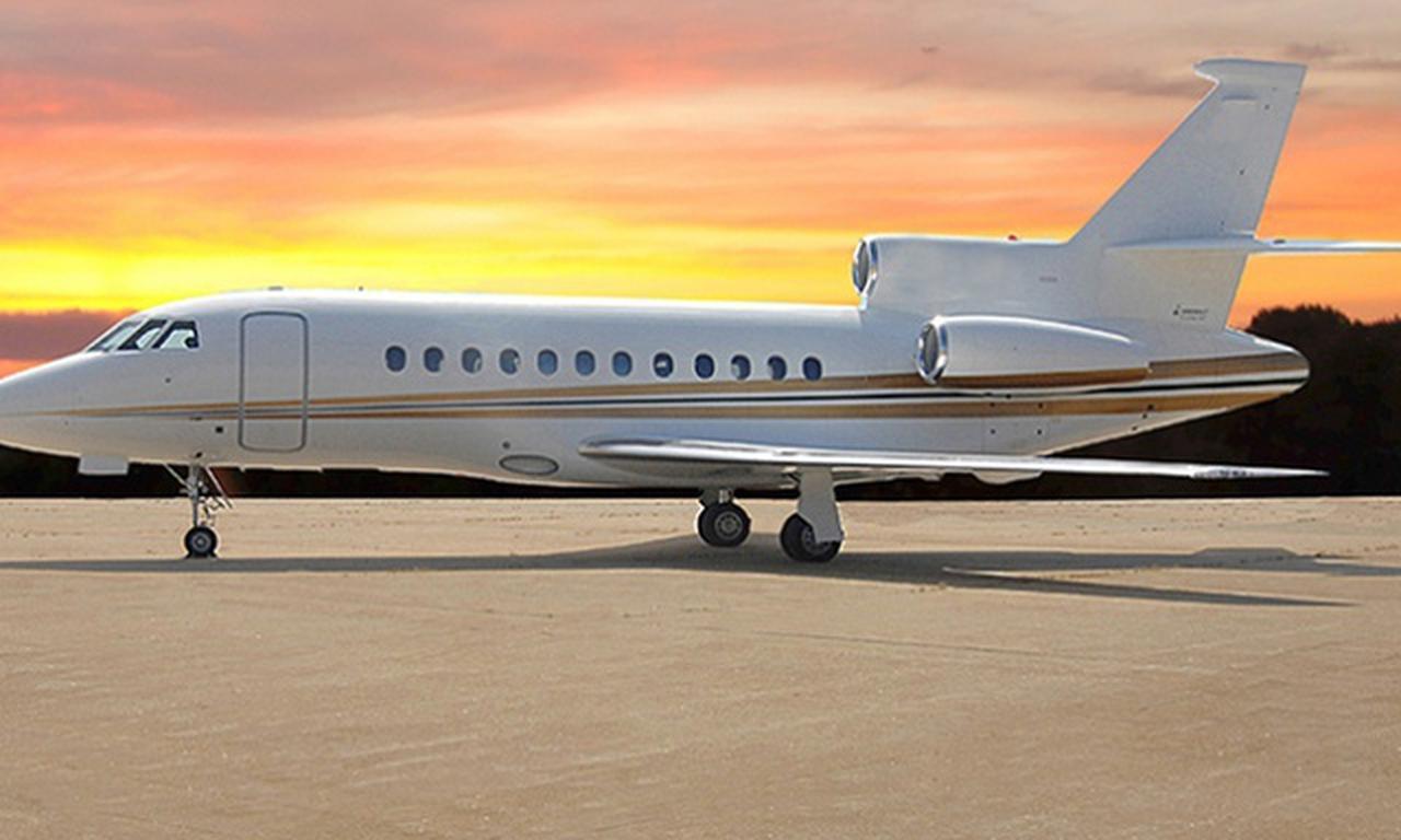Falcon 900B