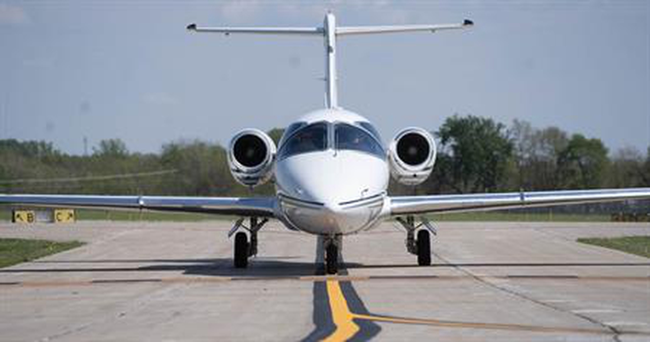Hawker 400A