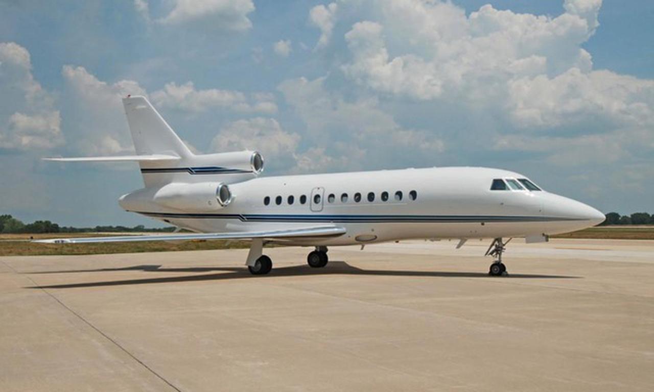 Falcon 900B