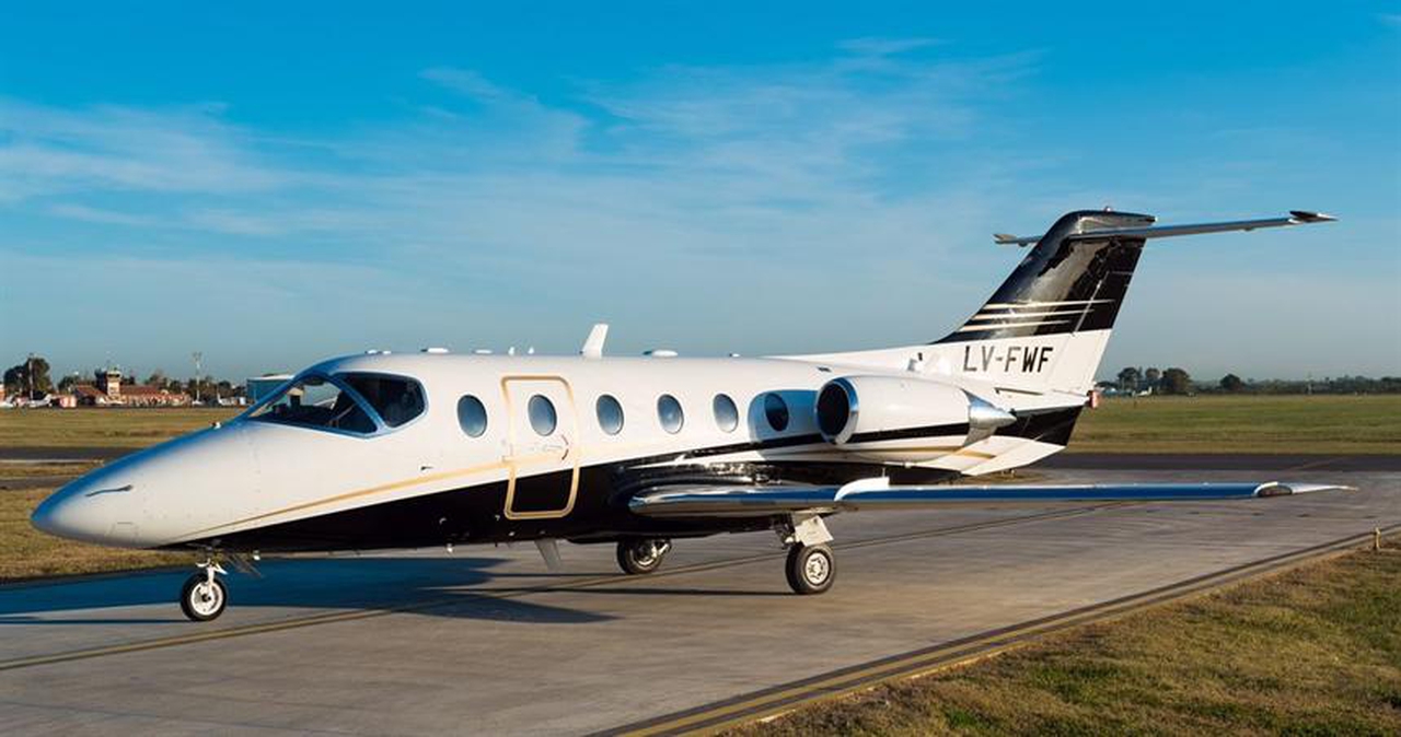 Hawker 400A
