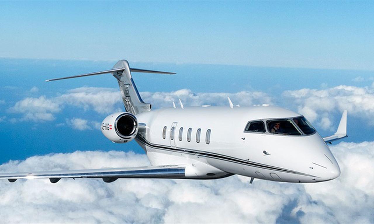 Exterior Challenger 350 1