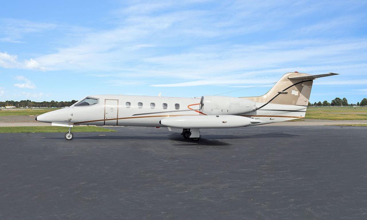 Learjet 35