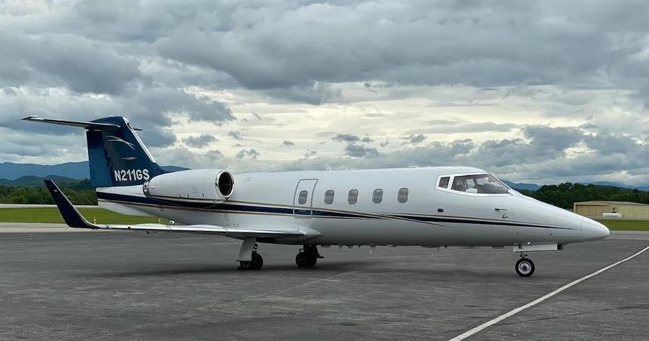 Learjet 55